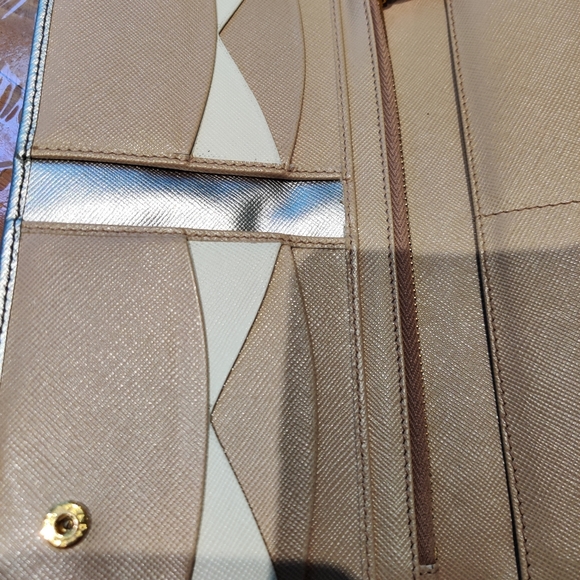 Prada leather wallet - Picture 4 of 7